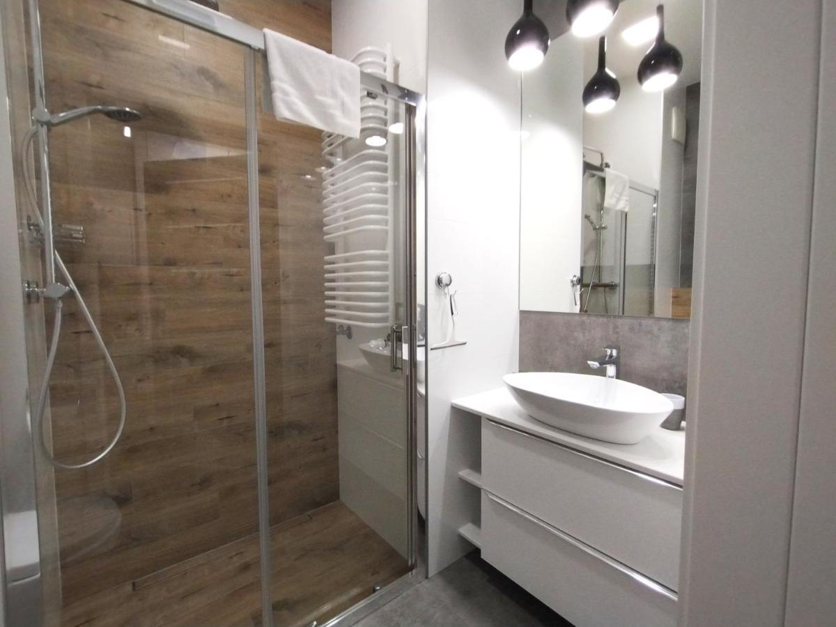 Prymasa Tysiaclecia 83A City Center Viev Sperate Bedroom By Perfect Apart 530 ワルシャワ エクステリア 写真